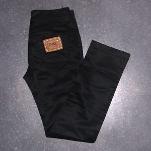 D&G black pants.